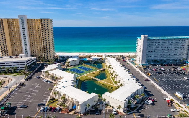 Sugar Beach #C27 - Going Panama