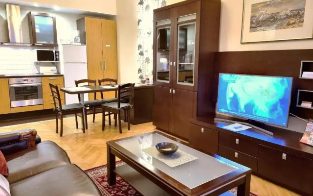 Classic House Hotel