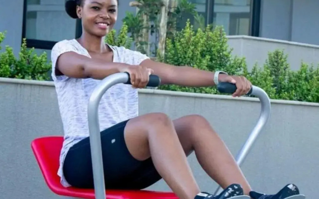 Ellipse Waterfall Executive Apartment - 612