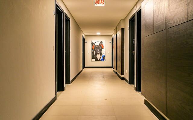 Studio moderno em condomínio com piscina #IA12