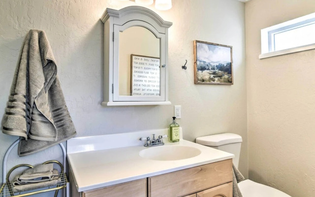 Well-appointed Milwaukie Home: Great Location