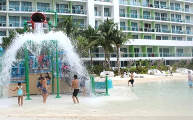 Azure Rio West Wave Pool 1 Bedroom near Airport