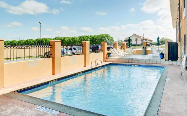Quality Inn DFW Airport North