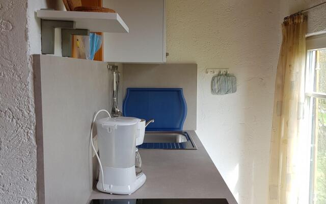 Idyllic studio apartment near Kaifenheim and near the forest