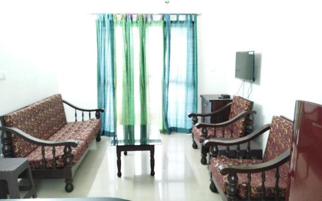 Seacoast Retreat- Lovely 2 BHK apartment with pool