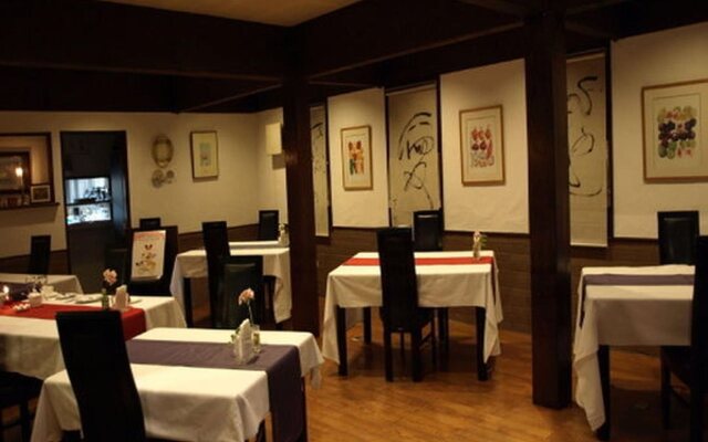 Hotel Royal Silk Inn