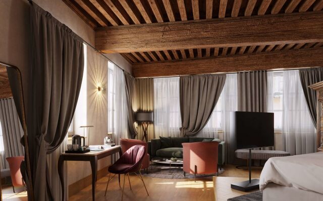 Cour des Loges Lyon, A Radisson Collection Hotel