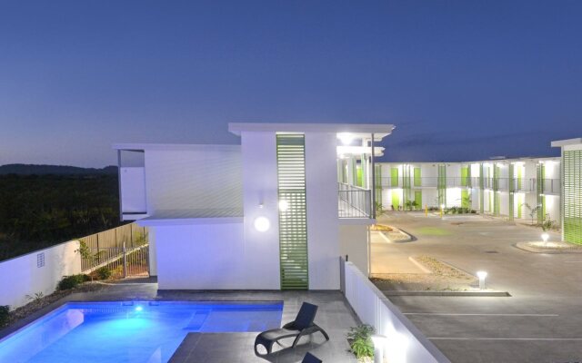 Mackay Oceanside Central Hotel
