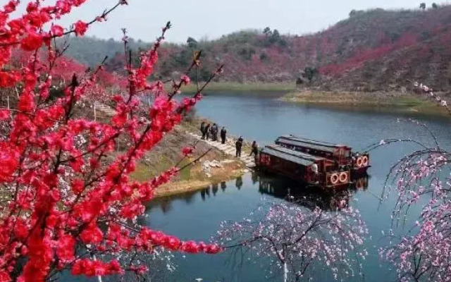 Xihai Hot Spring Holiday Hotel