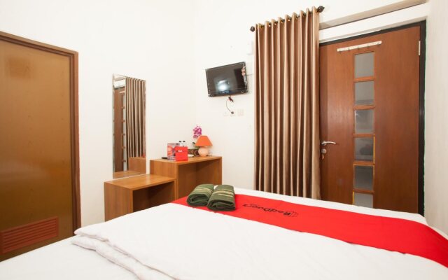 Reddoorz Near Singha Merjosari Park