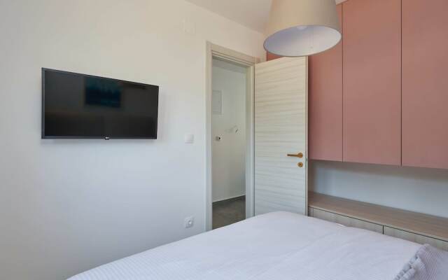 Irena Apartments