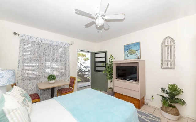 Tropic Isle Hotel and Apartment