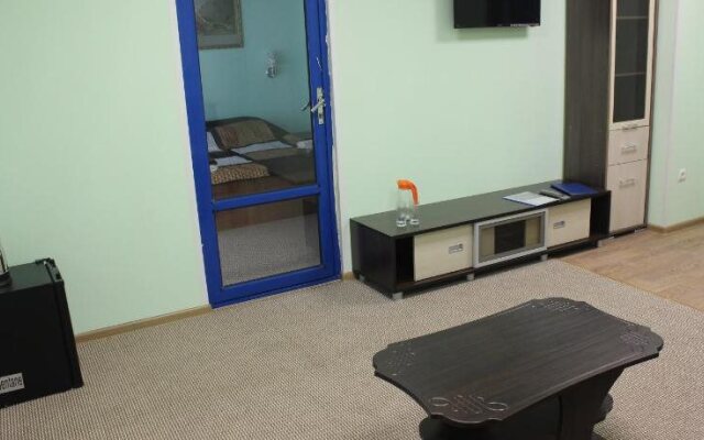 Guris Hotel - Hostel