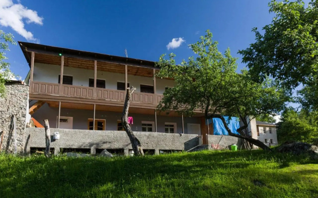 Mushkudiani Manor