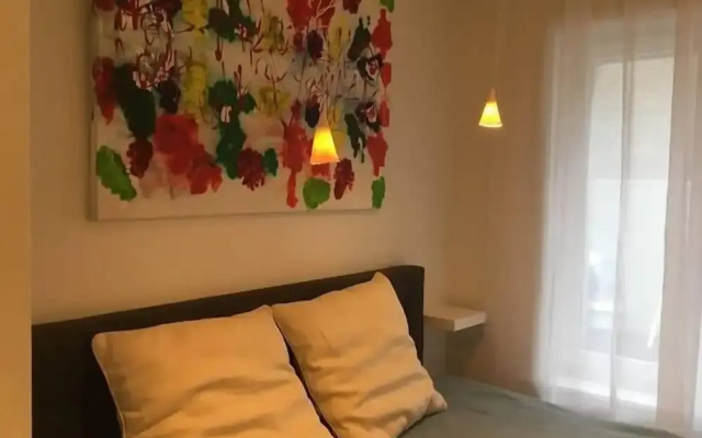 Huswell Artsy Family Apartment in City Center