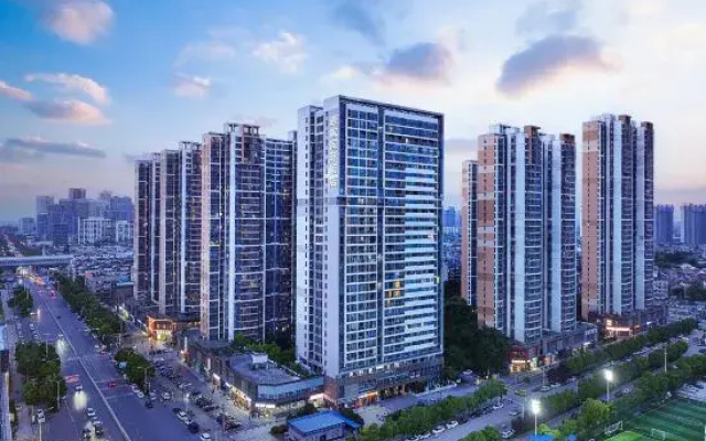 Yijia International Chain Hotel (Wuhan high-speed railway station Happy Valley)