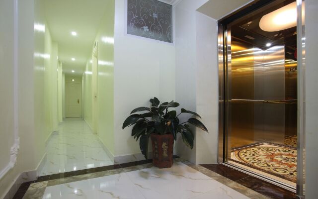 My Moon Hotel