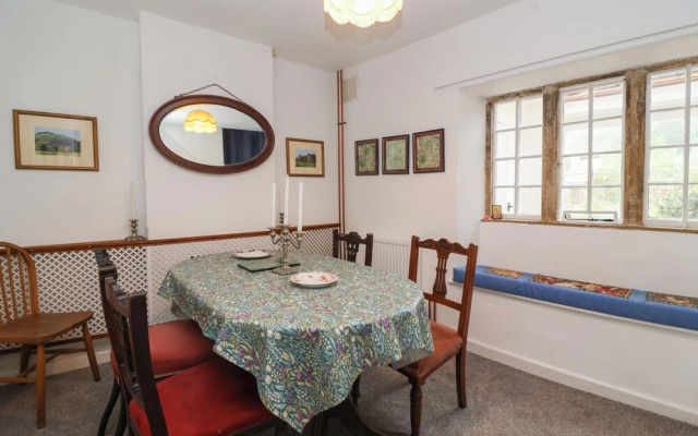 Two Towers Cottage