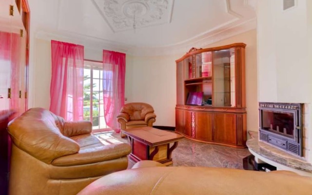 Villa - 6 Bedrooms with Pool and WiFi - 104371