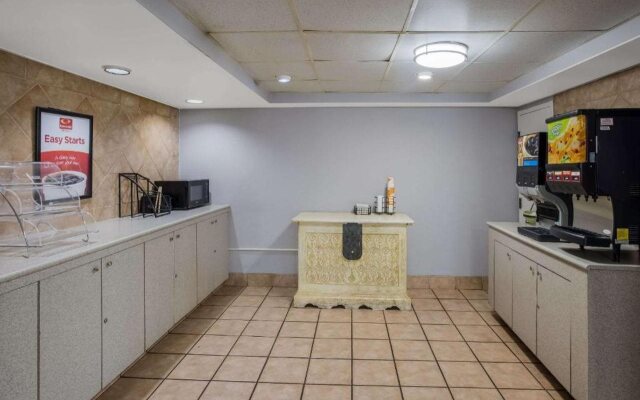 Super 8 by Wyndham Savannah