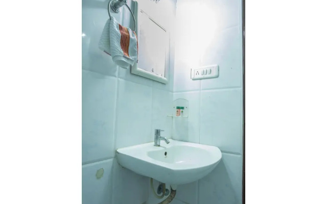 Hotel New Luxury Royale By OYO Rooms