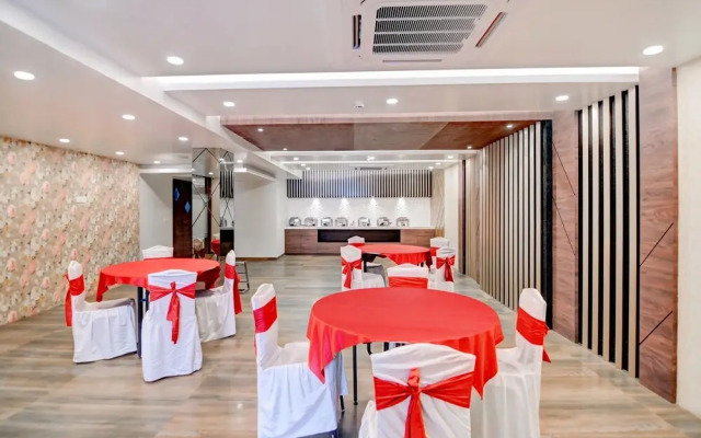 Capital O 30624 Hotel Triton