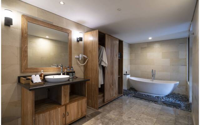 d’Nusa Beach Club and Resort