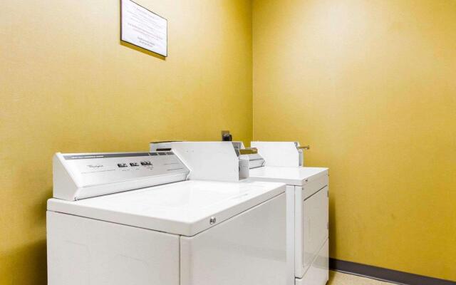 Comfort Suites Airport South
