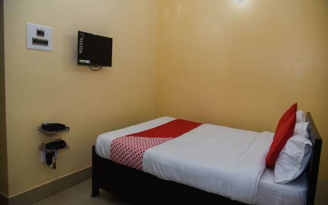 OYO 15071 Hotel Harsh Raj Residency