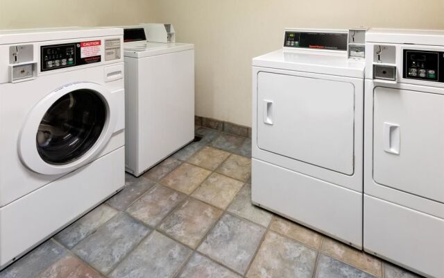 Super 8 Strongsville