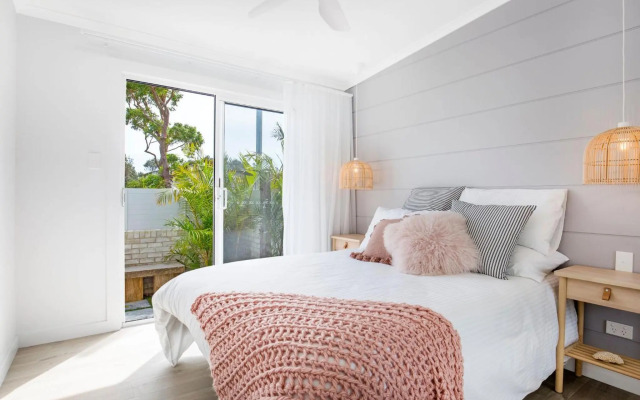 Unwind - Pet Friendly - 1 Min Walk to Beach