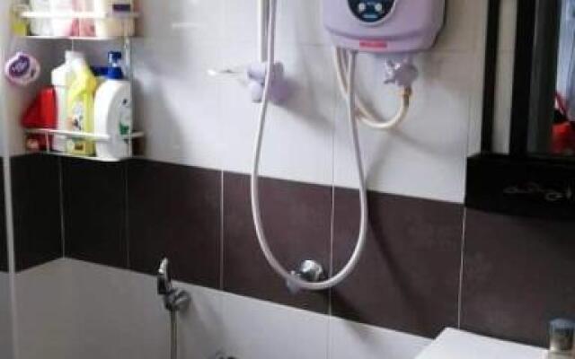 KS 88 Terrace Homestay 15Pax 4R2B nearby LotusTesco