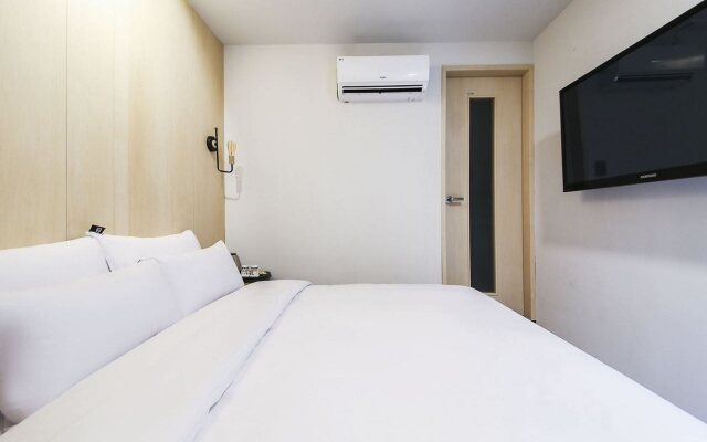 Moon Hotel