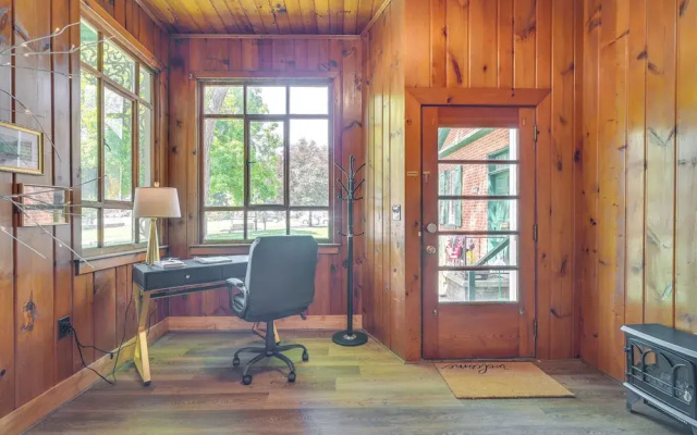 Cozy Pennsylvania Retreat Near Hiking & Golfing!
