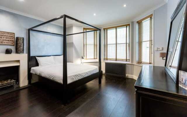 Spacious 4 Bedroom Family Home near Notting Hill