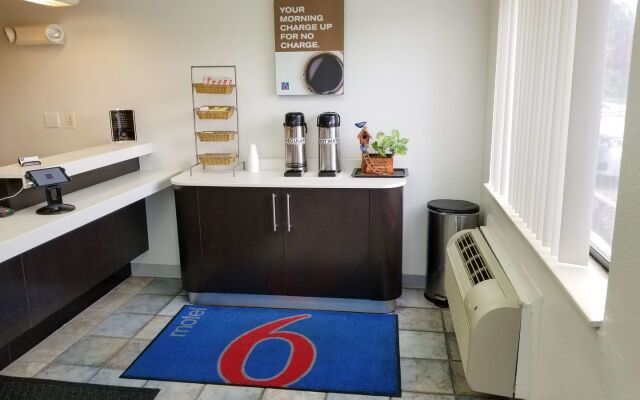 Motel 6 Normal, IL - Bloomington Area