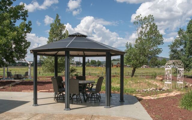 Quarter Horse Lodge