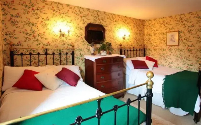 Danny Minnies Country House