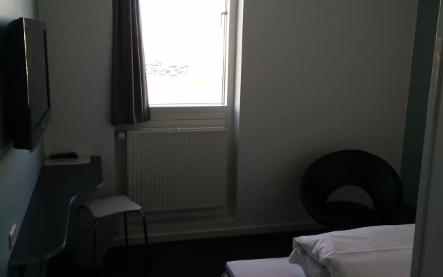 Motel X