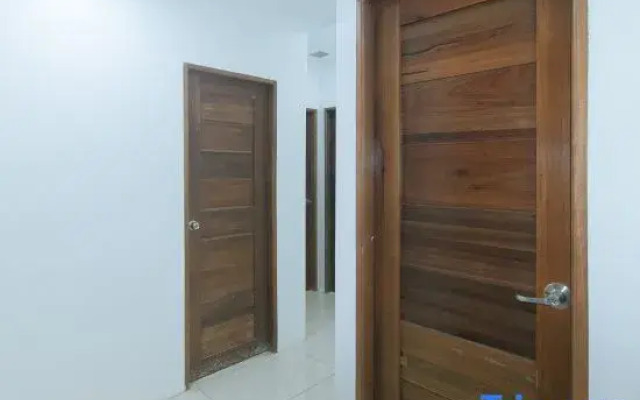 Stay Manila Hotel by RedDoorz