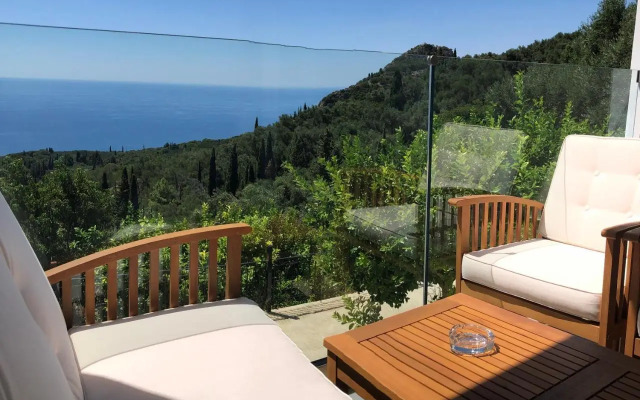 Lakones Deluxe Suites