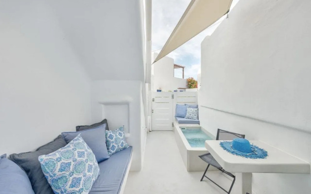 Mykonian Mews