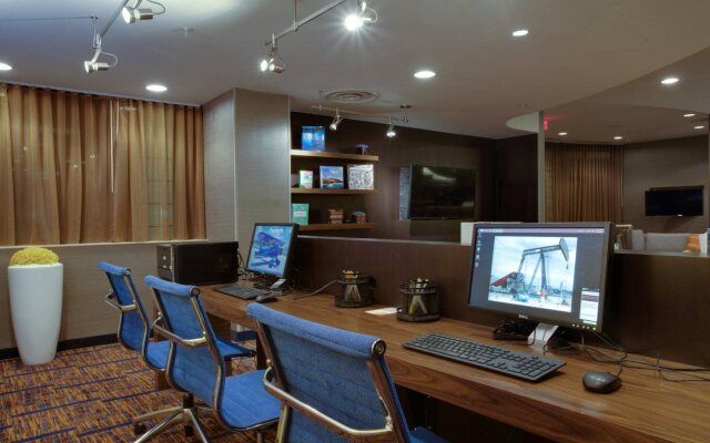 Courtyard by Marriott Republic Aprt Long Island/Farmingdale