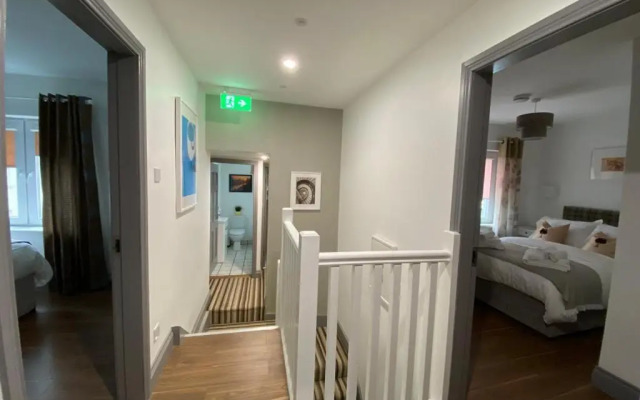 Location Location - Gorgeous 3 Bed Apartment in Killarney