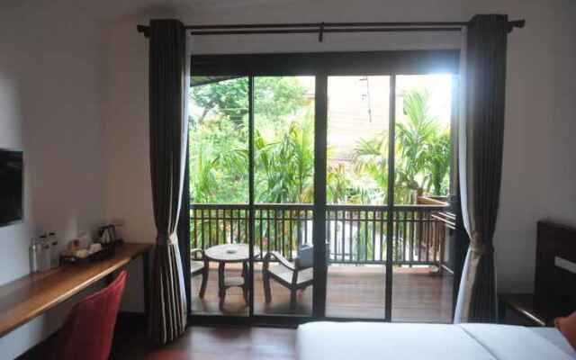 The Eight Ratvithi House