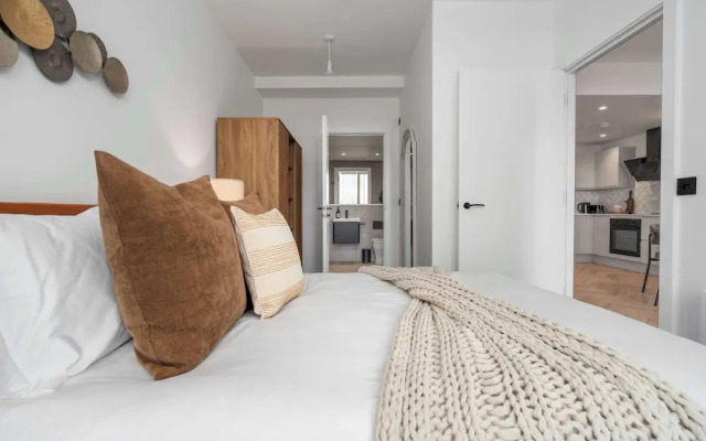 Cottonopolis Suite With 1 Bedrooms and 1 Bathrooms