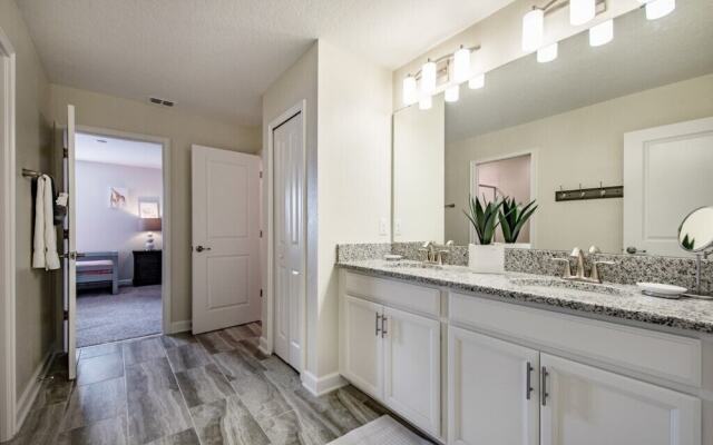 Champions Gate 8 Bedroom Villa by Redawning