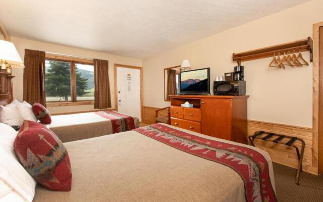 Flat Creek Inn