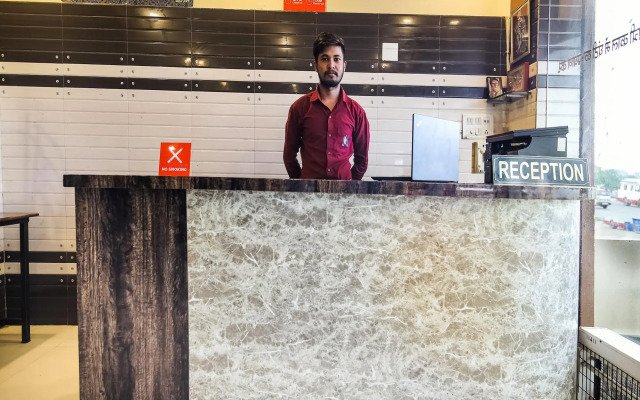 Ravi Palace by OYO Rooms