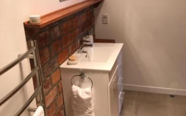 Private, comfortable studio.